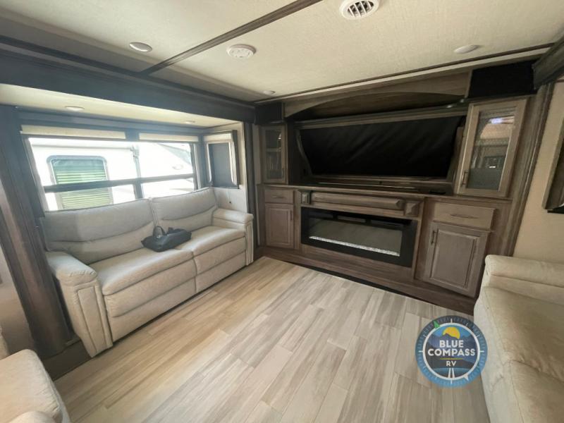Grand Design Solitude Review: 3 Fifth Wheels You Won't Want to Miss ...